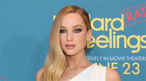 jennifer laurence nudes|Jennifer Lawrence shocks fans by getting completely naked in。